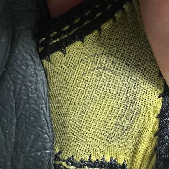 Keen Sandals Kids Size US 10 (EU 27) Black Closed Wide Toe Box Comfort Waterproo - Picture 6 of 6